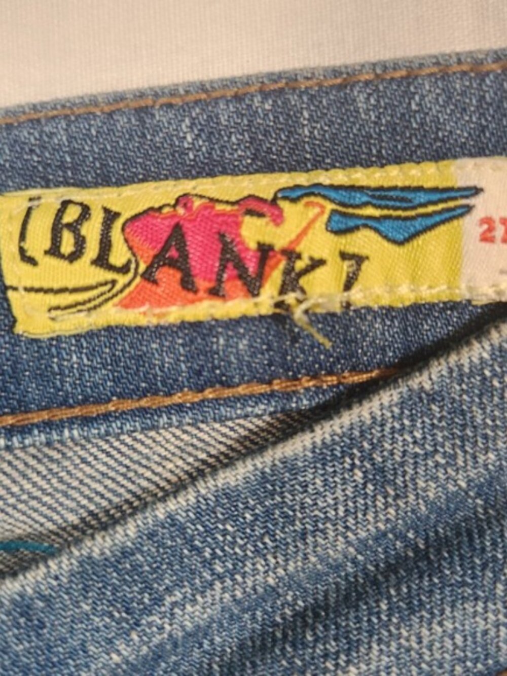 Blank NYC Distressed Denim Jean Shorts Medium Wash Raw Hem‎ Size 27 - Picture 2 of 8